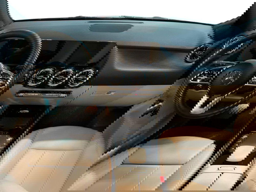 Mercedes-Benz EQA usata a Lecce (8)