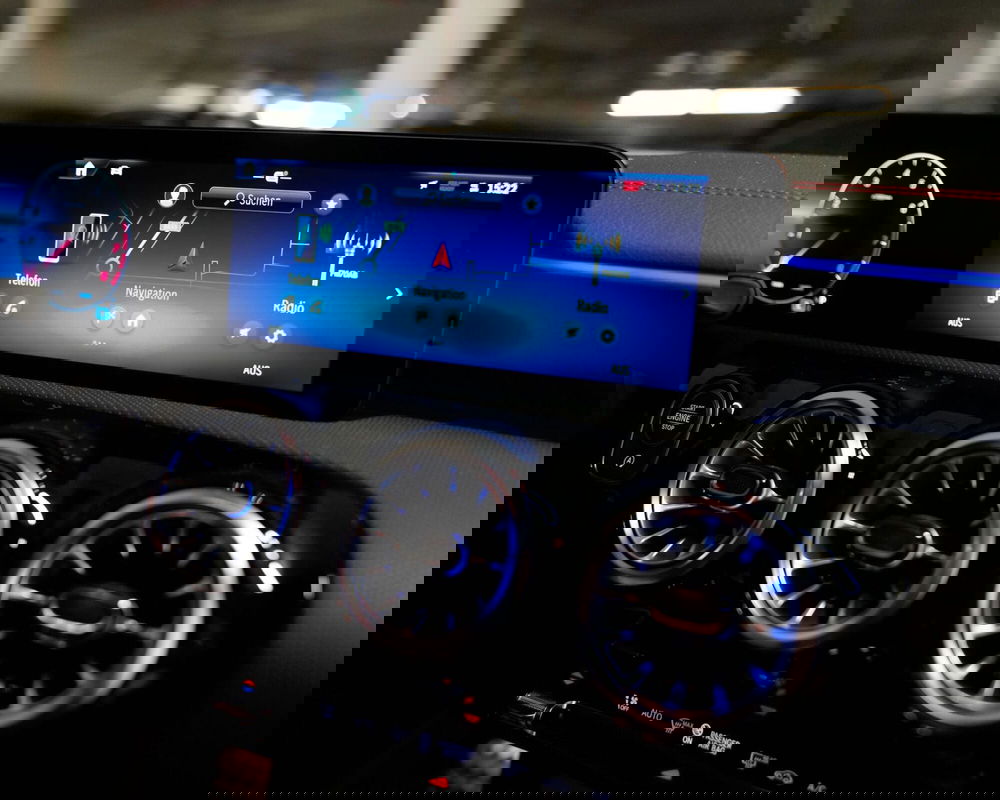 Mercedes-Benz CLA Shooting Brake usata a Milano (12)