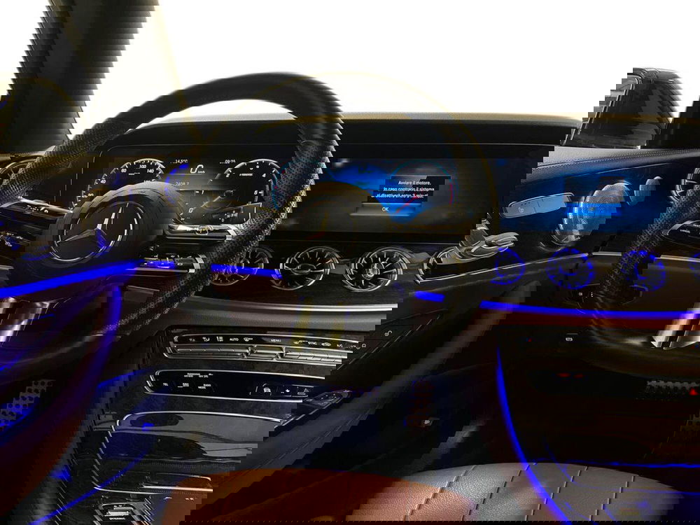 Mercedes-Benz Classe E Coupé usata a Milano (11)