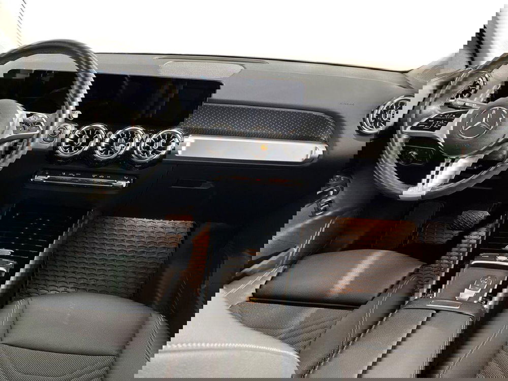 Mercedes-Benz GLB usata a Bari (8)