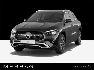 Mercedes-Benz GLA SUV 180 Automatic Premium nuova a Milano