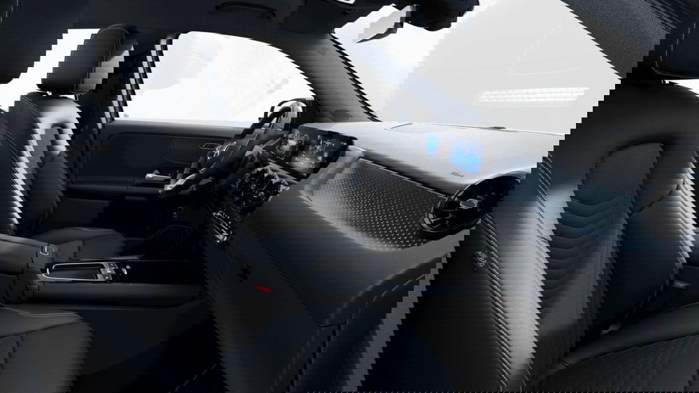 Mercedes-Benz GLA SUV nuova a Milano (7)