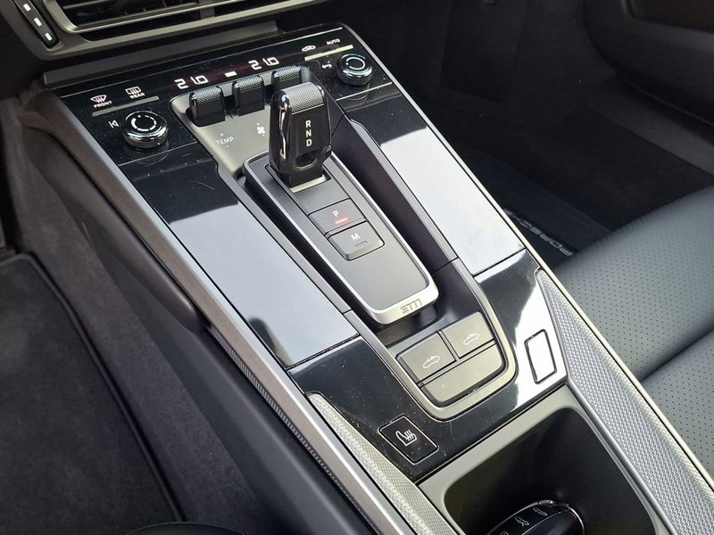 Porsche 911 Cabrio usata a Pescara (17)