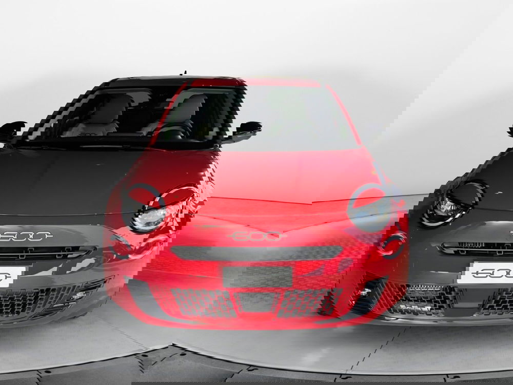 Fiat 600 nuova a Pisa (3)