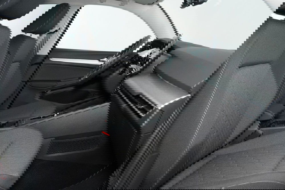 Volkswagen Golf nuova a Perugia (10)