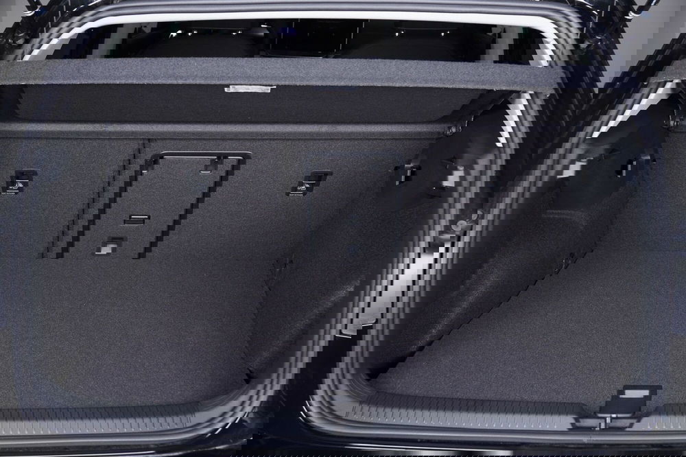 Volkswagen Golf nuova a Perugia (7)