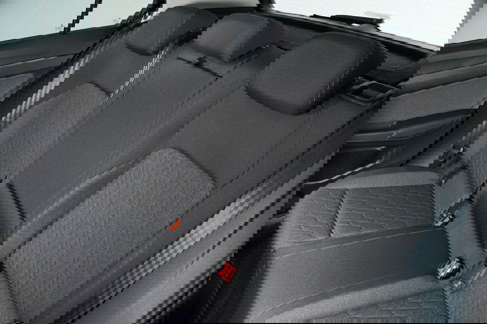 Volkswagen Golf nuova a Perugia (9)