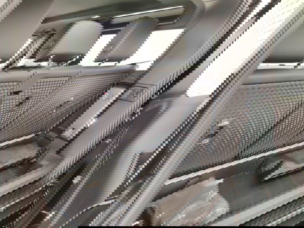 Land Rover Defender usata a Massa-Carrara (20)