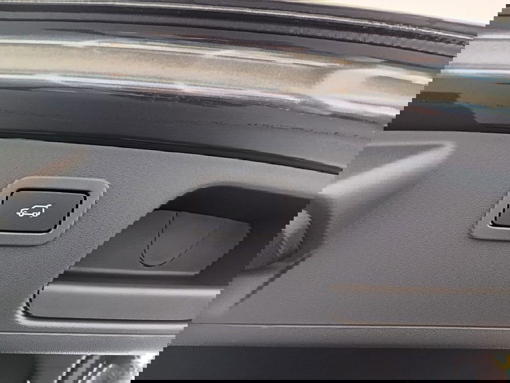 Jaguar E-Pace usata a Asti (16)