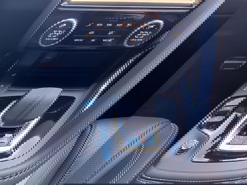 Jaguar E-Pace usata a Asti (19)