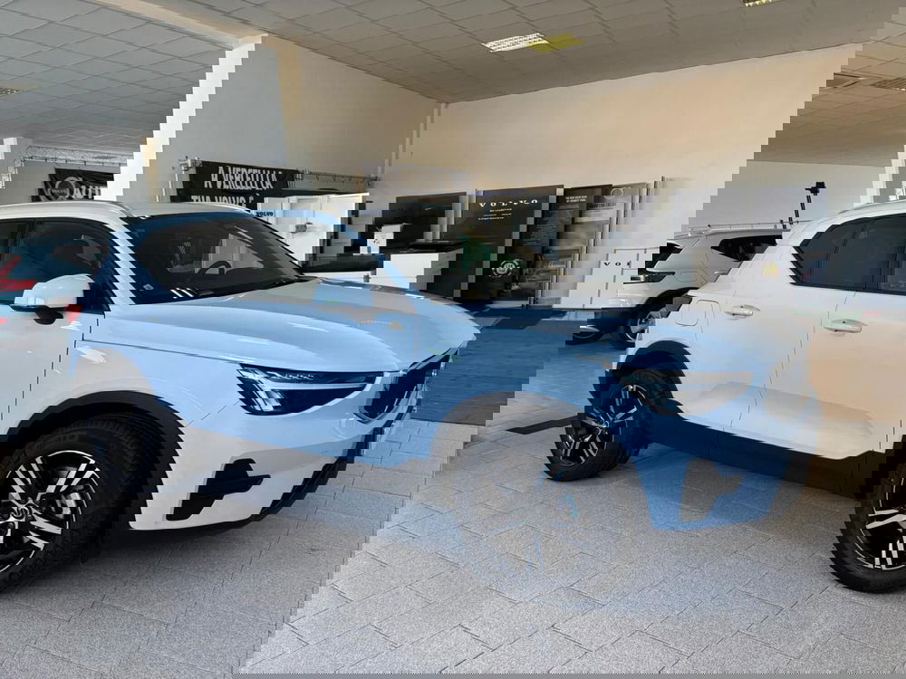 Volvo XC40 nuova a Vercelli