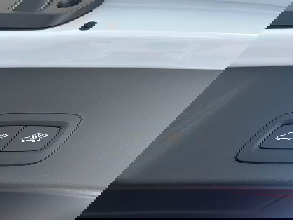 Volvo XC40 nuova a Vercelli (11)