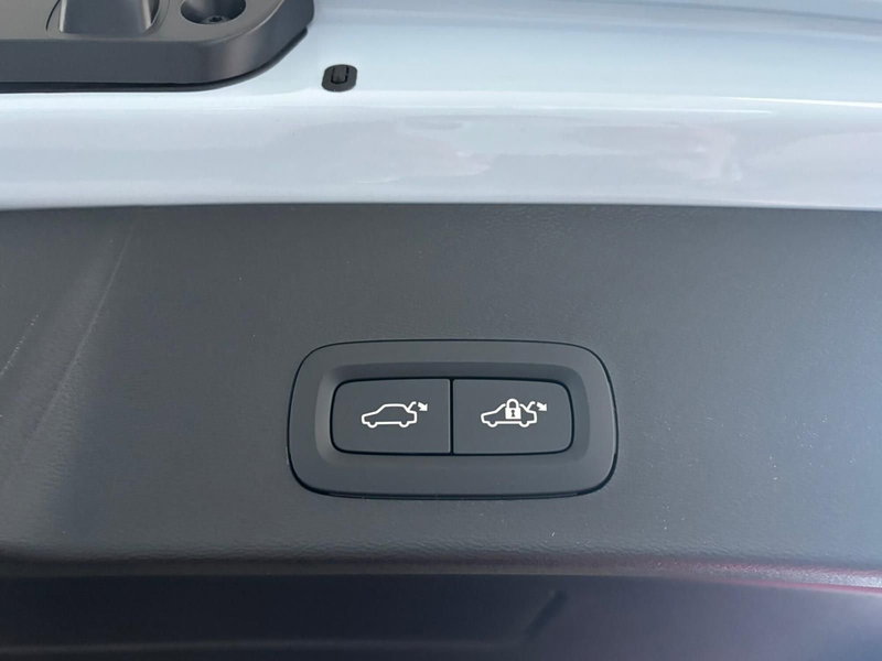 Volvo XC40 nuova a Vercelli (11)