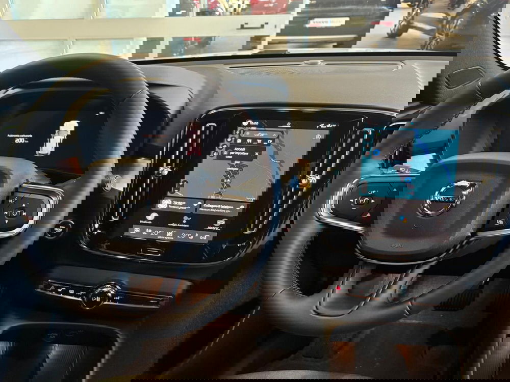 Volvo XC40 nuova a Vercelli (13)