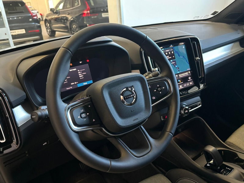 Volvo XC40 nuova a Vercelli (14)