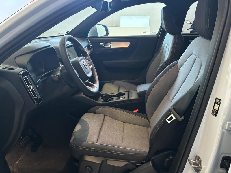 Volvo XC40 nuova a Vercelli (15)