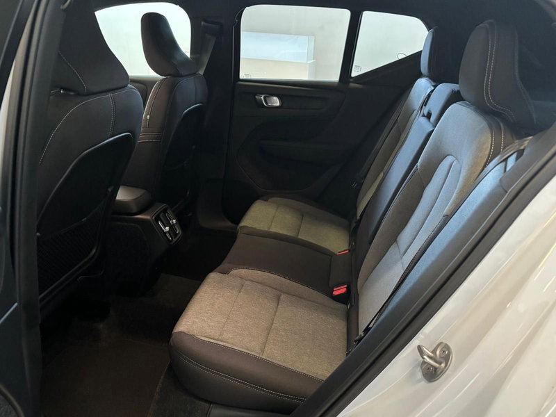 Volvo XC40 nuova a Vercelli (16)