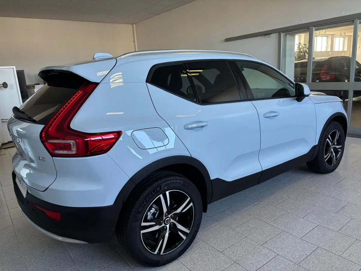 Volvo XC40 nuova a Vercelli (3)