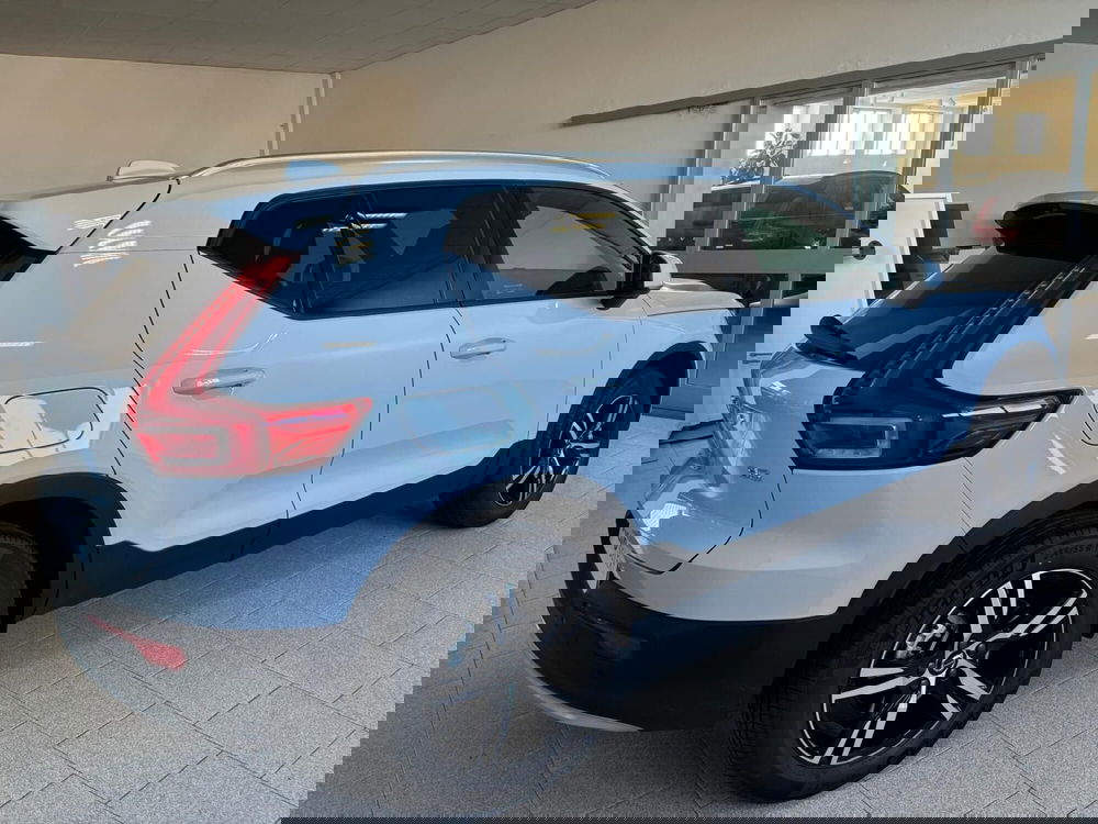 Volvo XC40 nuova a Vercelli (3)