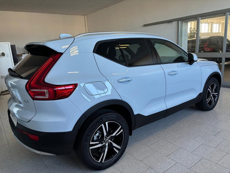 Volvo XC40 nuova a Vercelli (3)