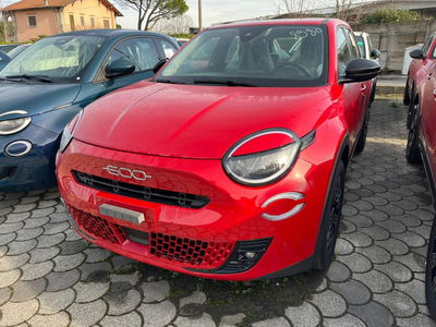 Fiat 600 1.2 hybrid Serie Speciale Icon 110cv auto nuova a Altopascio