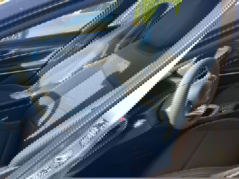 Jeep Avenger nuova a Lucca (11)