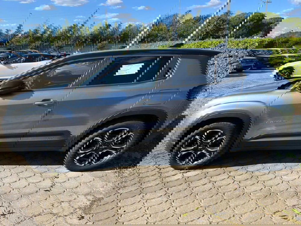 Jeep Avenger nuova a Lucca (8)