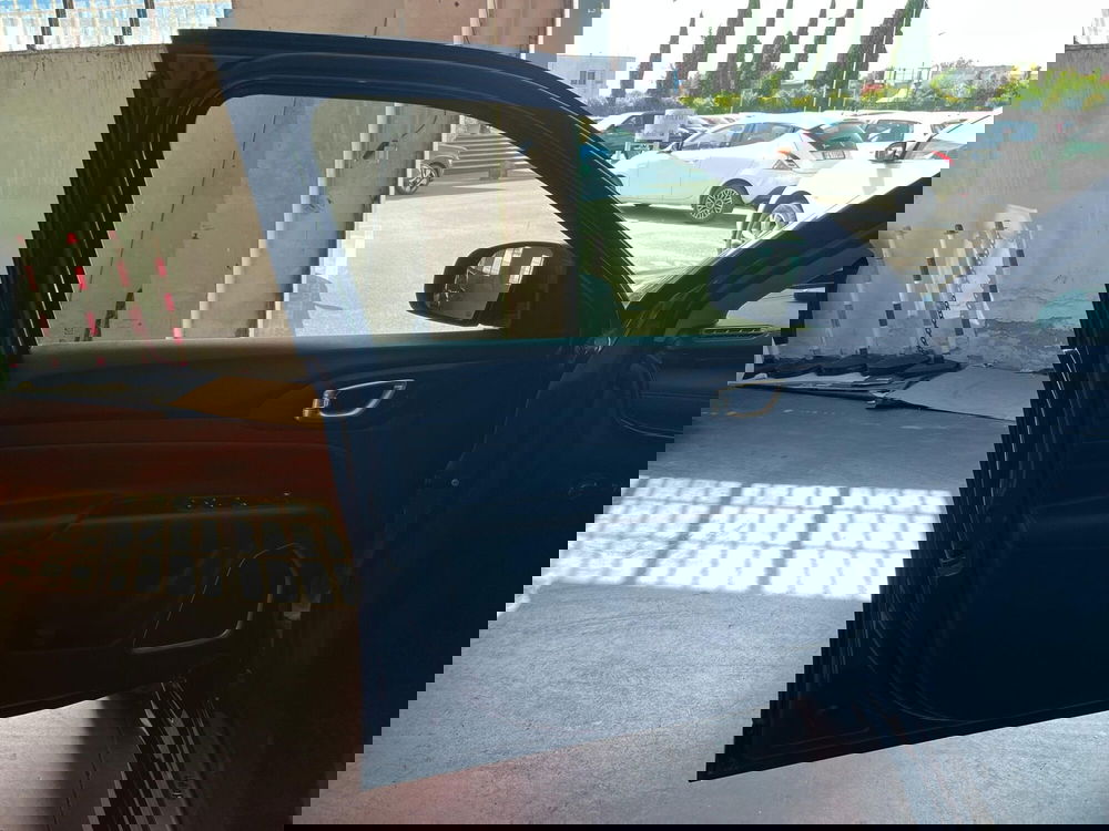 Jeep Compass nuova a Lucca (9)