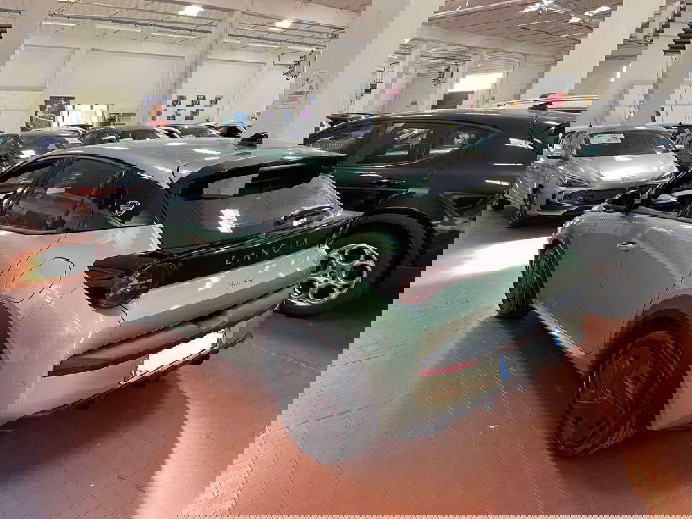 Lancia Ypsilon nuova a Lucca (5)