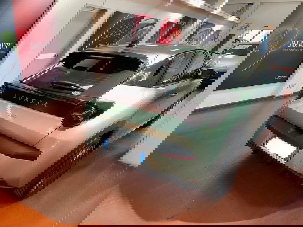 Lancia Ypsilon nuova a Lucca (7)