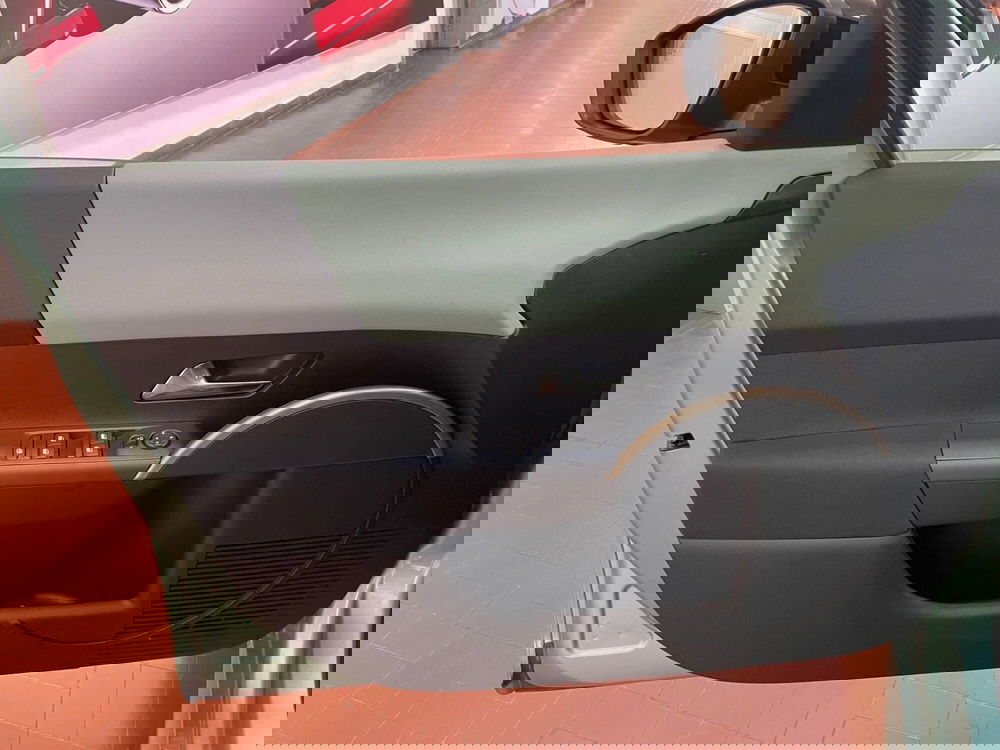 Lancia Ypsilon nuova a Lucca (9)