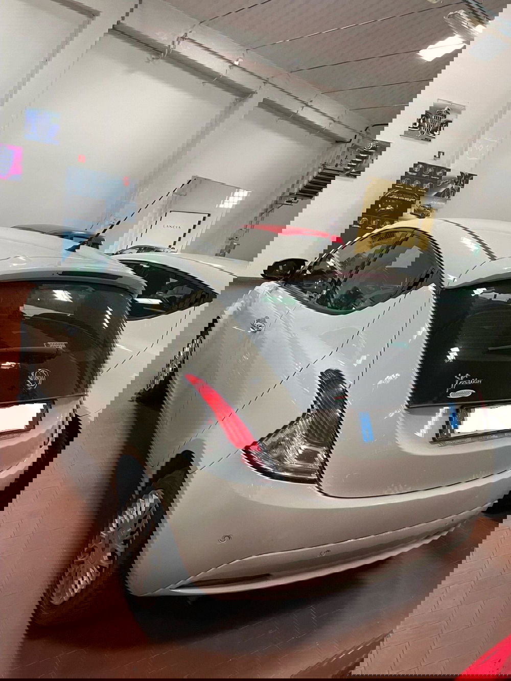 Lancia Ypsilon usata a Lucca (4)