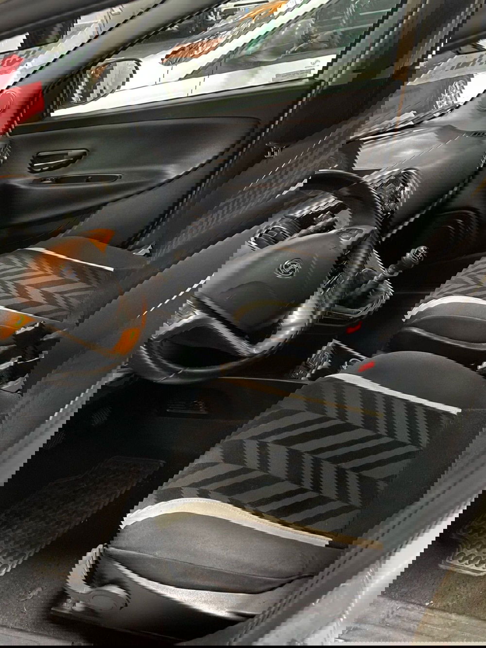 Lancia Ypsilon usata a Lucca (8)