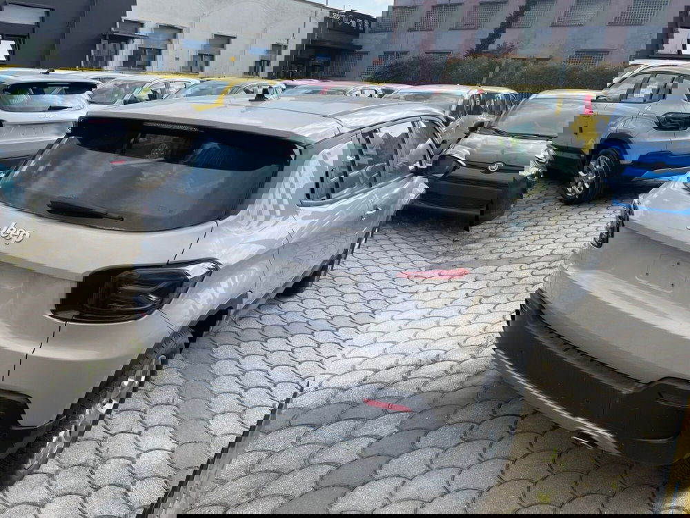 Jeep Avenger nuova a Lucca (4)