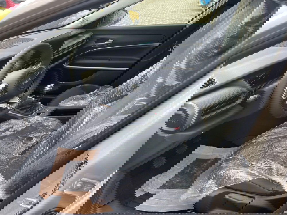 Jeep Avenger nuova a Lucca (9)