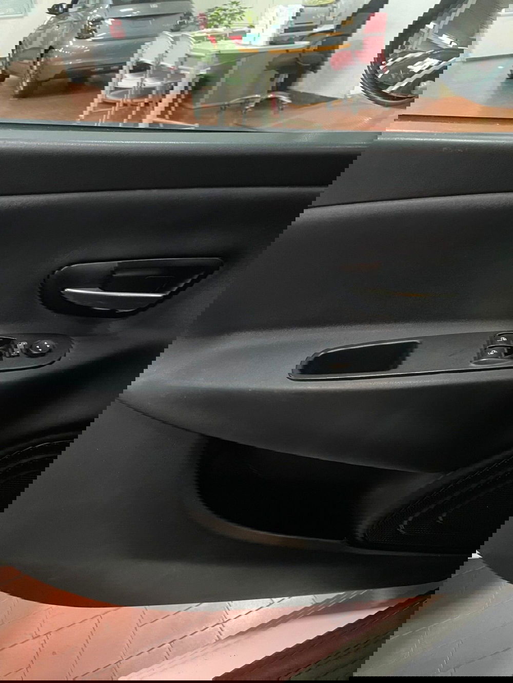 Lancia Ypsilon usata a Lucca (10)