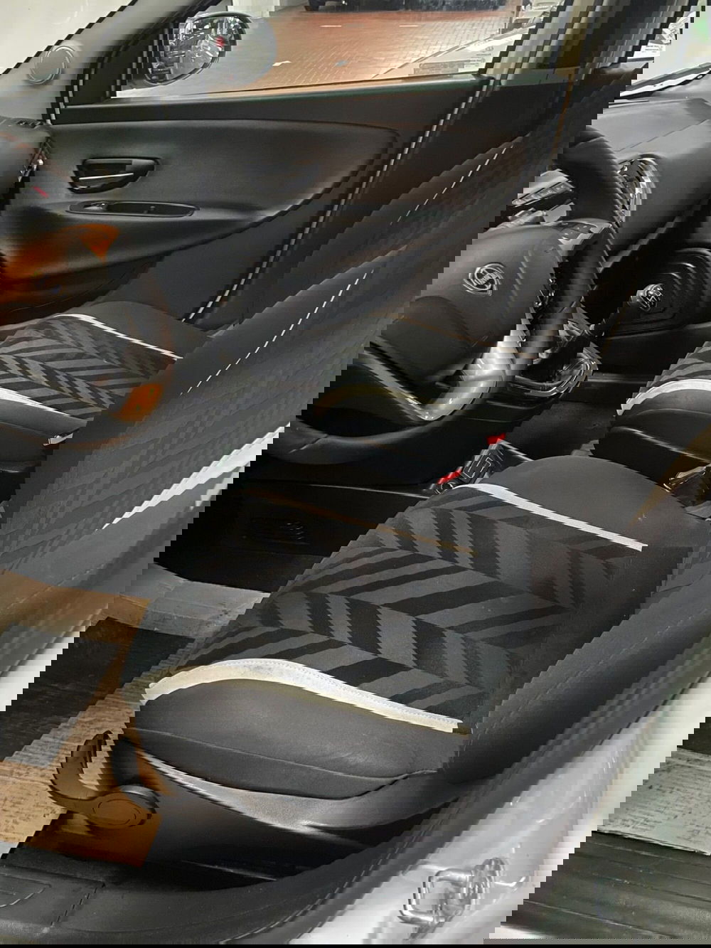 Lancia Ypsilon usata a Lucca (11)