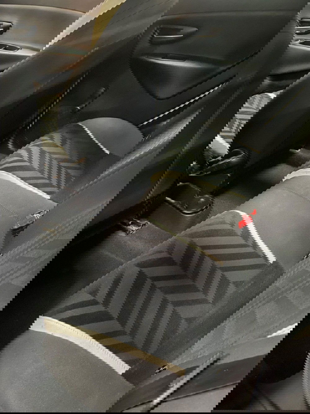 Lancia Ypsilon usata a Lucca (15)