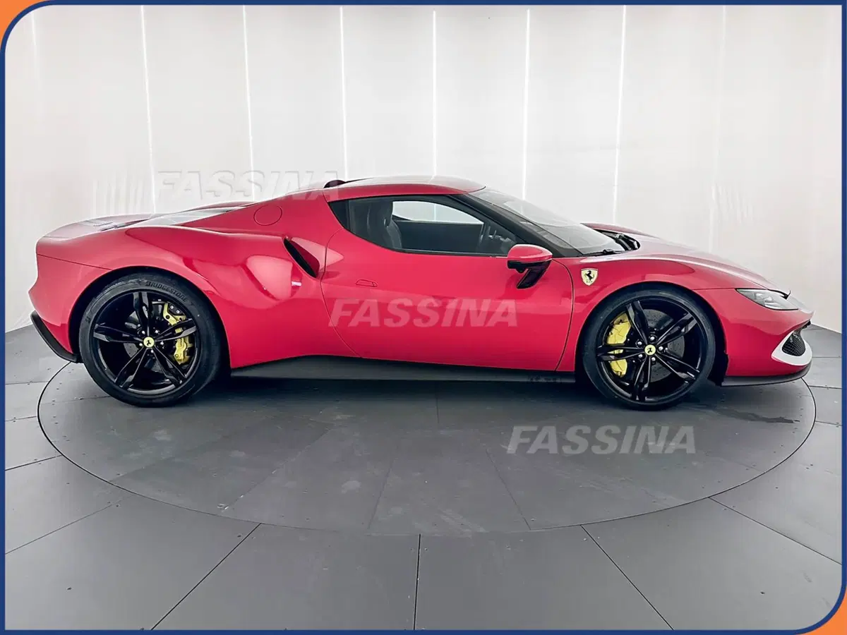 Ferrari 296 Coupé usata a Milano (4)