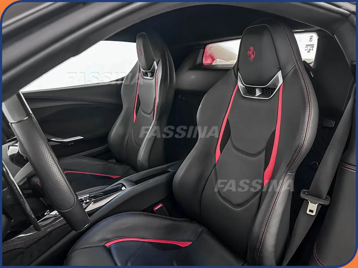 Ferrari 296 Coupé usata a Milano (9)