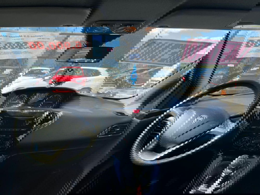 Lancia Ypsilon usata a Lucca (10)