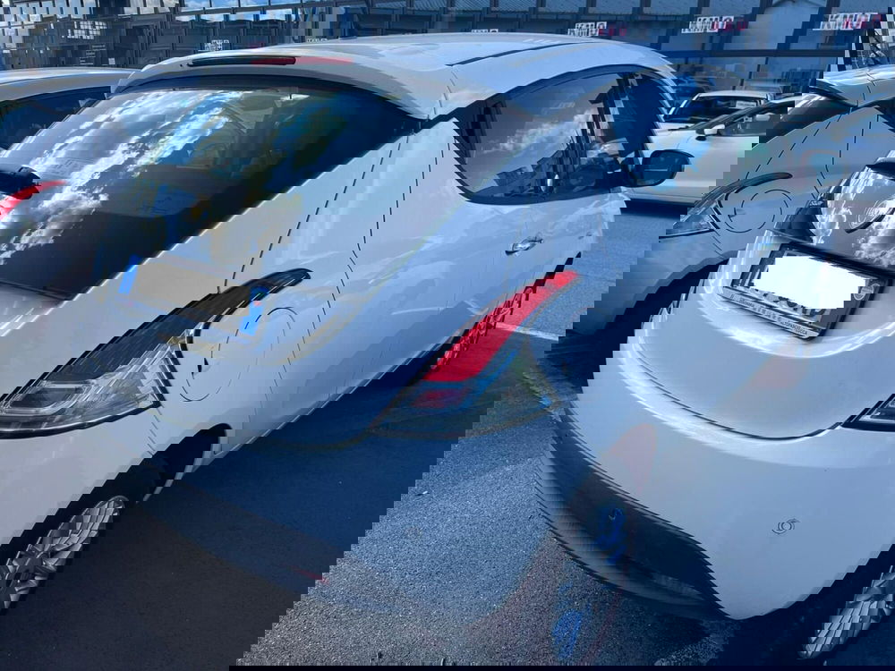 Lancia Ypsilon usata a Lucca (4)