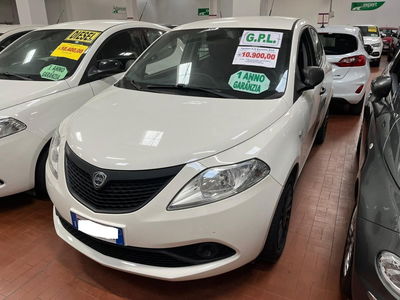 Lancia Ypsilon 1.2 69 CV 5 porte GPL Ecochic Elefantino Blu del 2018 usata a Altopascio