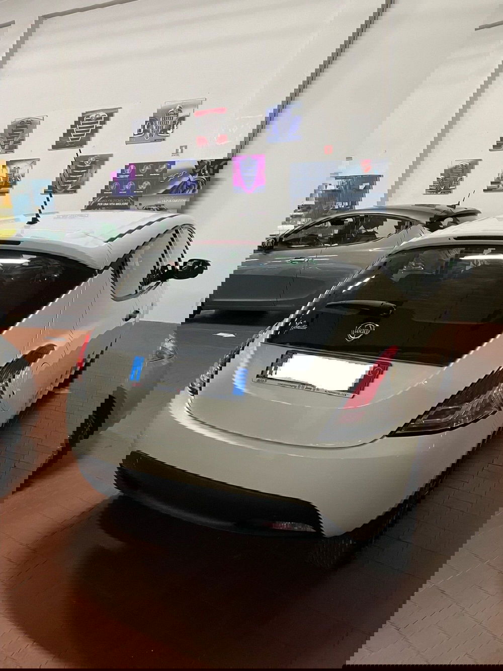 Lancia Ypsilon usata a Lucca (6)