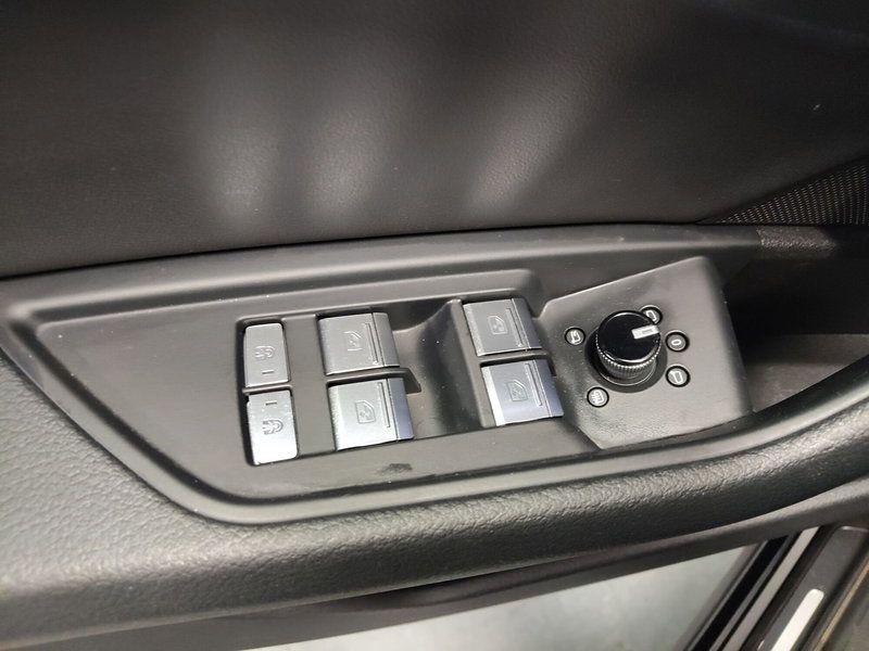 Audi e-tron Sportback usata a Modena (13)