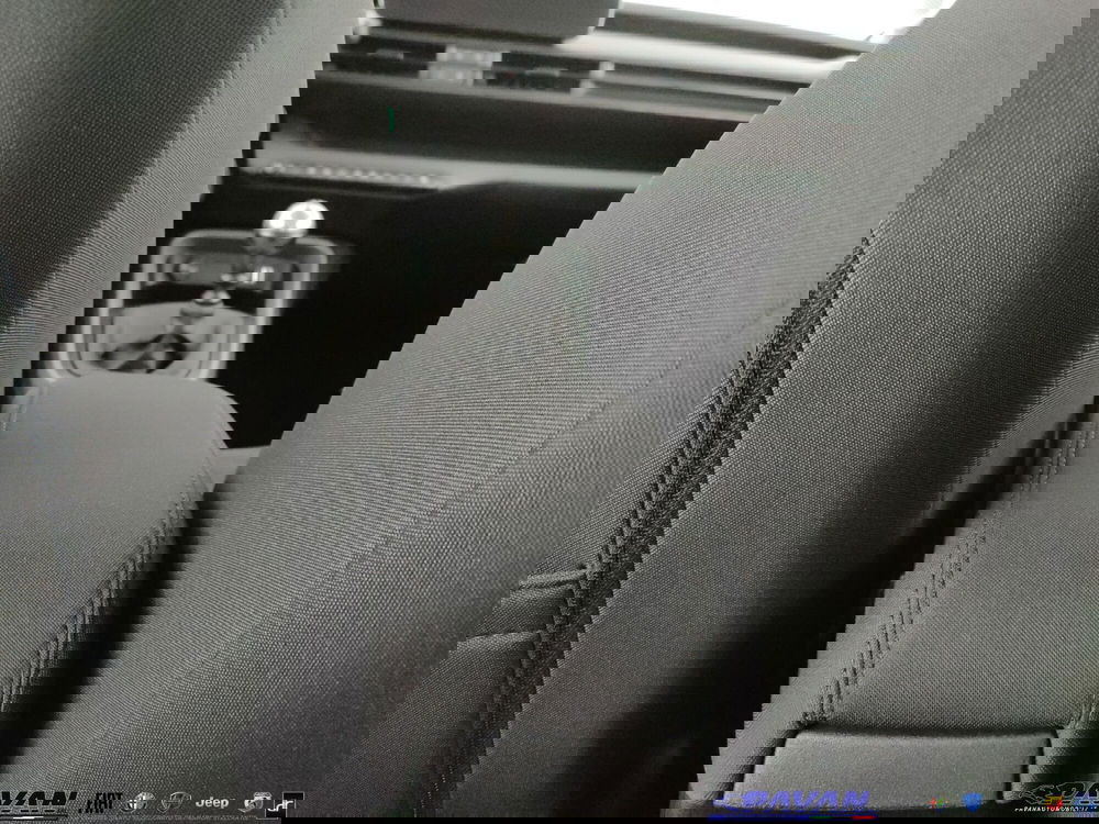 Jeep Avenger nuova a Padova (17)