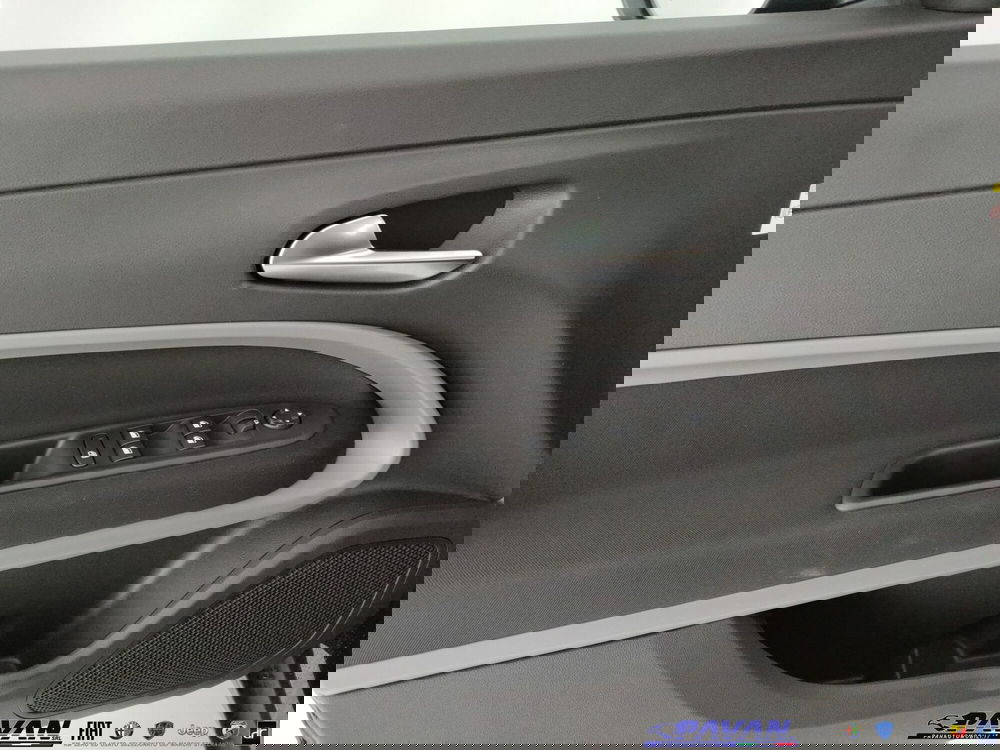 Jeep Avenger nuova a Padova (9)