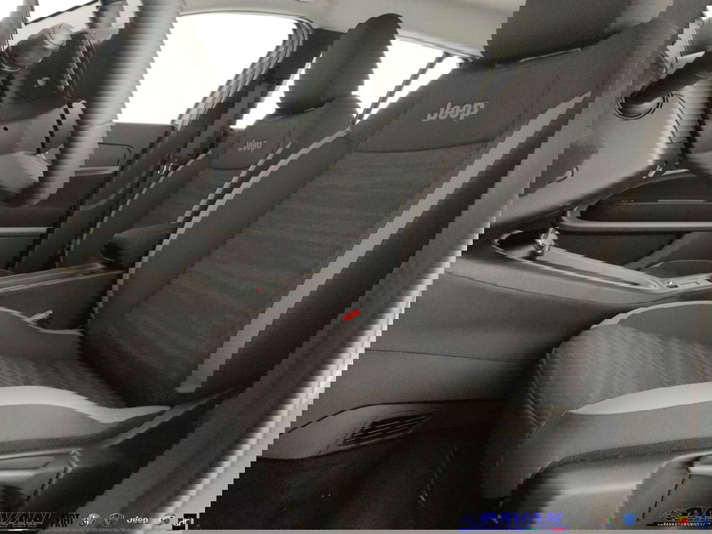 Jeep Avenger nuova a Padova (10)