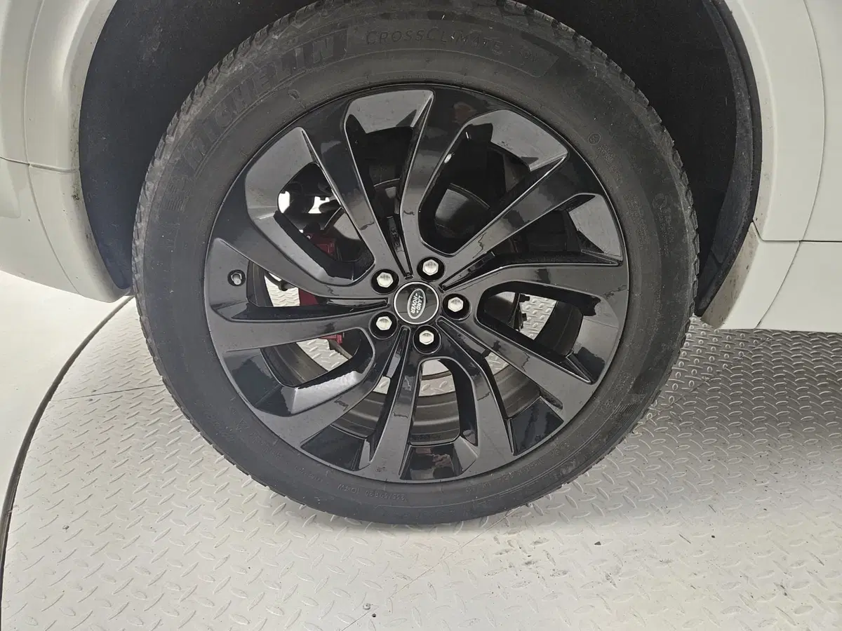 Land Rover Discovery Sport usata a Bergamo (9)