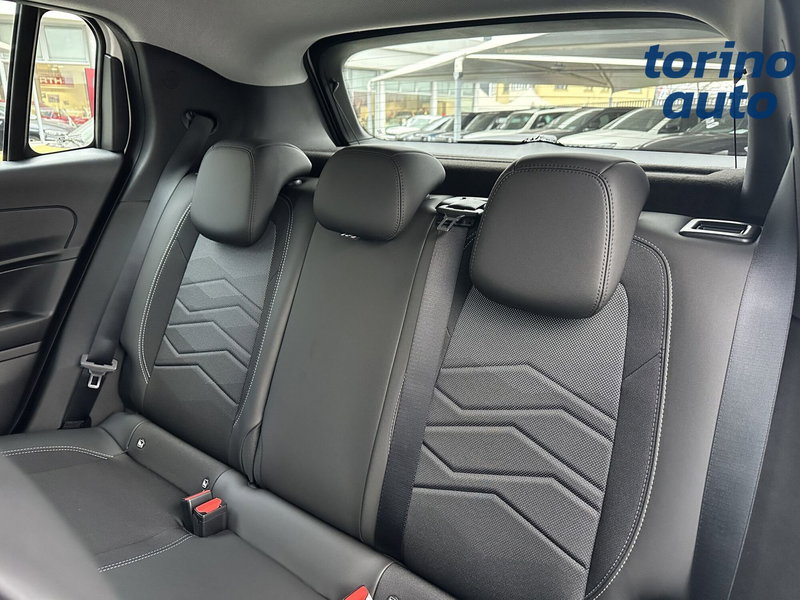 Jeep Avenger nuova a Torino (12)